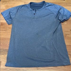 Men’s Lulu Lemon Short Sleeve Grey Henley Size L